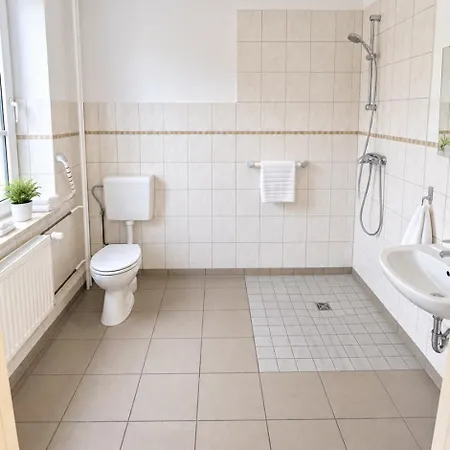 Apartment Nordquartier - Helles Sechsbettzimmer - E10